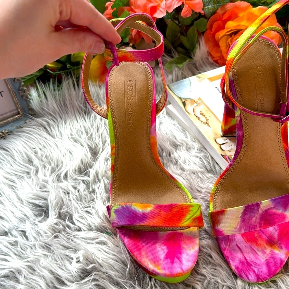 Asos "Nutshell" Platform Barely There Floral Wate… - image 6